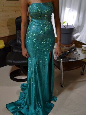 Sherri Hill formal dress.